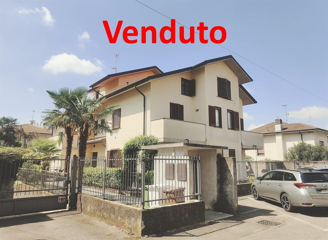 TRILOCALE MANSARDATO CON DOPPIO TERRAZZO, BOX E CANTINA