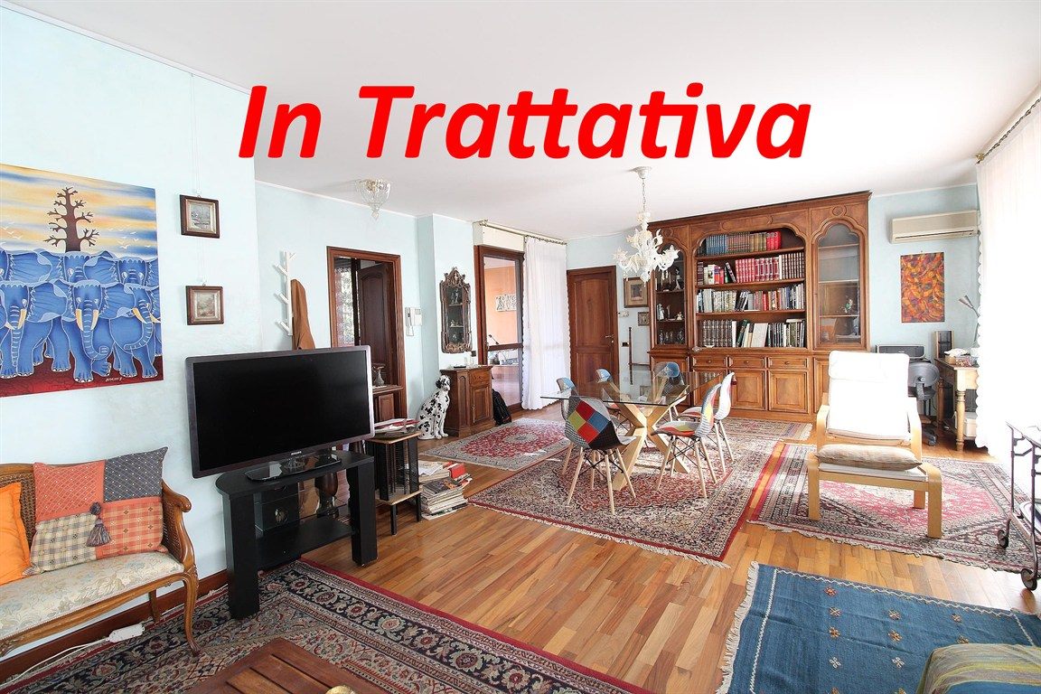 AMPIO APPARTAMENTO CON DUE TERRAZZI E BOX DOPPIO