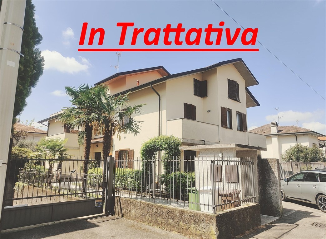 TRILOCALE MANSARDATO CON DOPPIO TERRAZZO, BOX E CANTINA